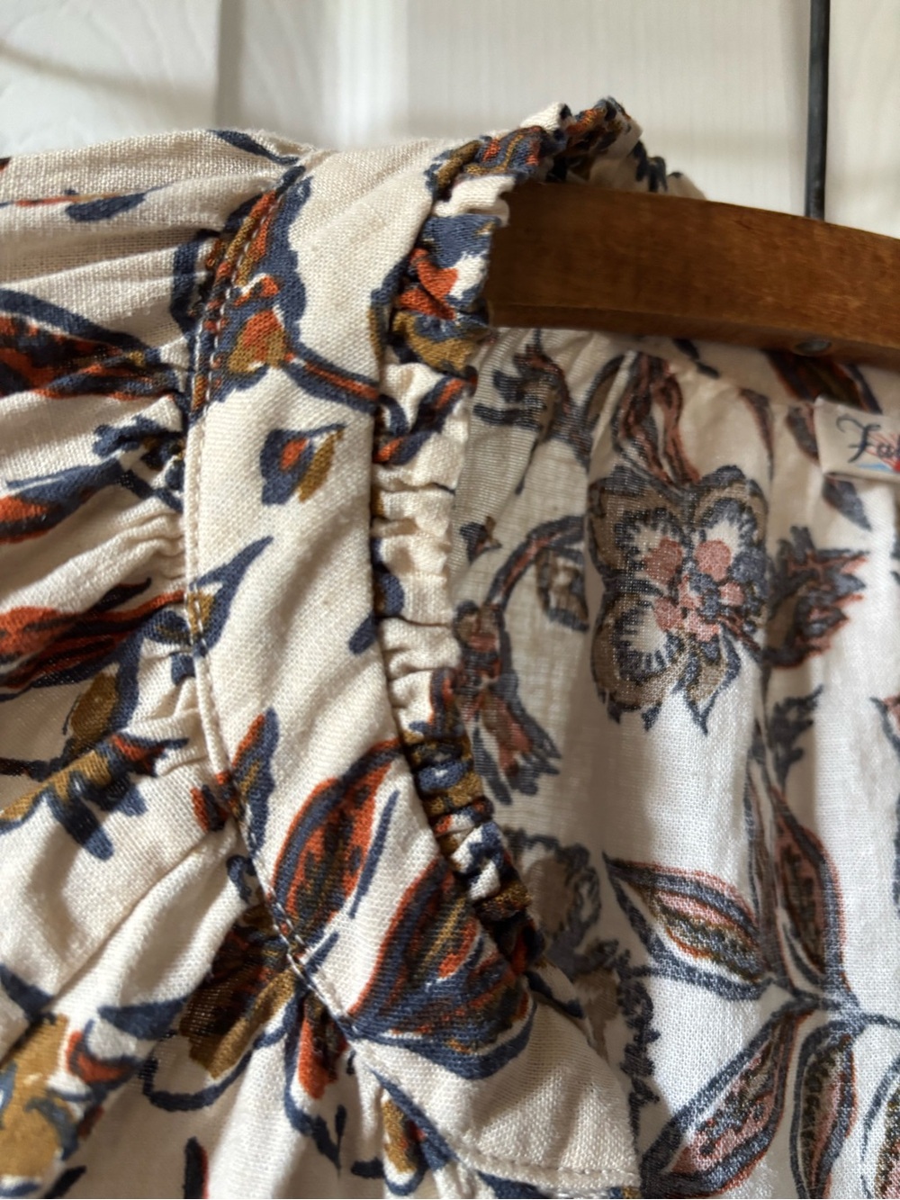 Faherty Ivory Floral V-Neck Blouse with Brown and Rust Accents - Picture 6 of 9